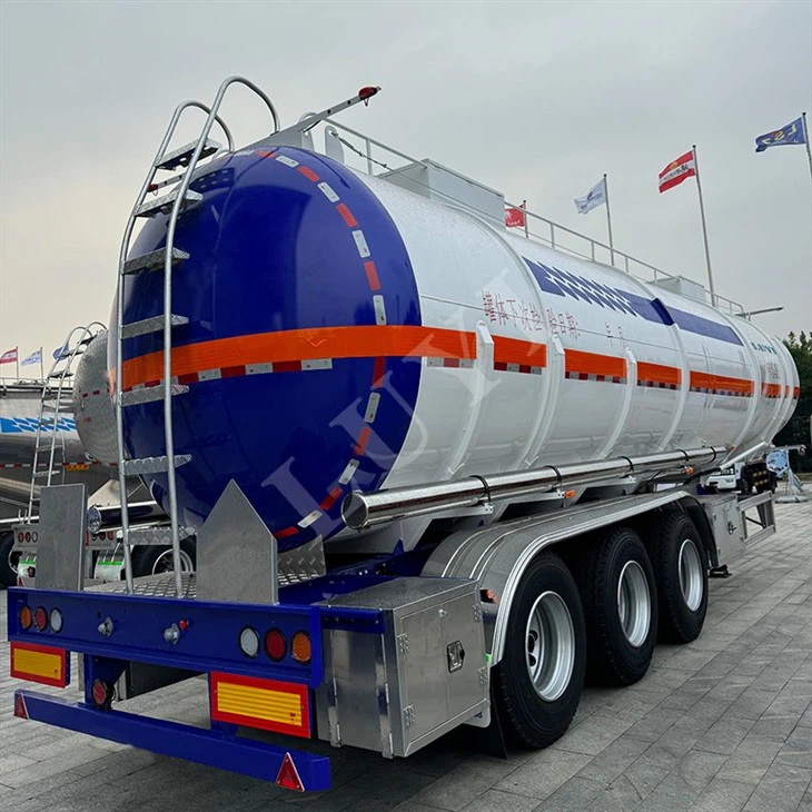 3 Axles Liquid Transport Trailer